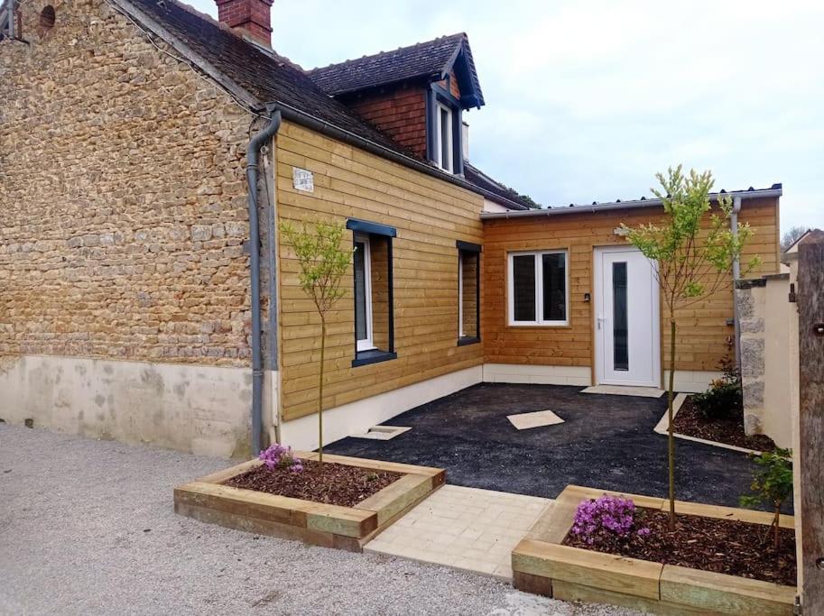 Maison De Campagne Avec Cour Sées Exterior foto